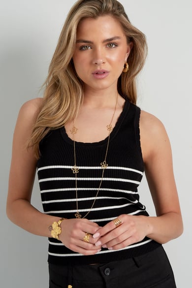 long necklace with flower charms h5 Picture4